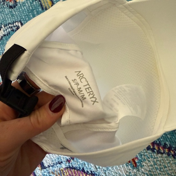 Arcteryx Like New Hat - Picture 7 of 10
